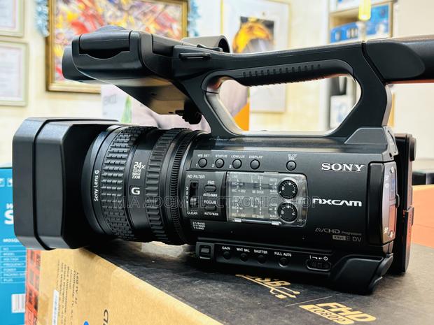 Used but Neat Sony Nx100 Video Camera · Photo 2