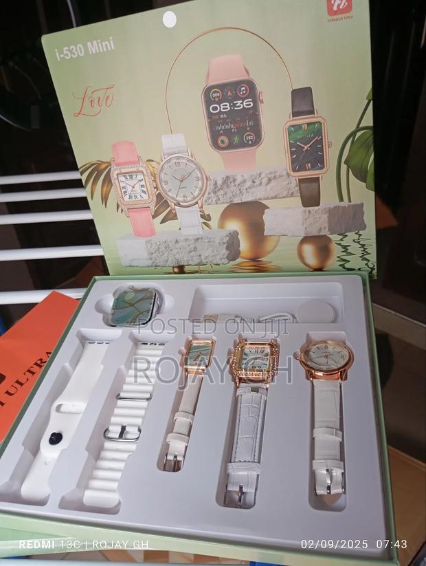 I-530 Smart Watch That Comes With 3 Female Quartz Watches - Silver photo 2