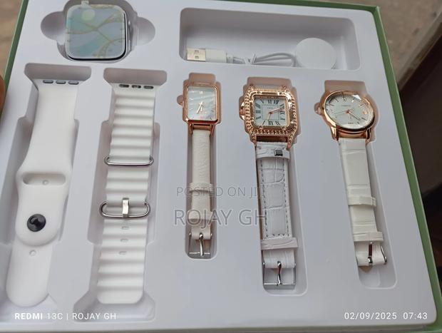 I-530 Smart Watch That Comes With 3 Female Quartz Watches - Silver photo 3