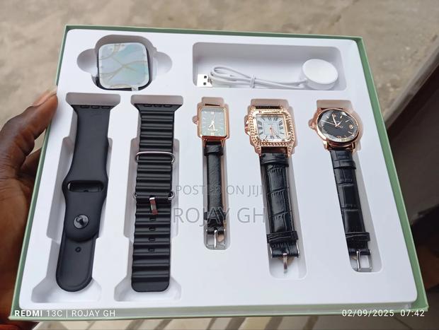 I-530 Smart Watch That Comes With 3 Female Quartz Watches - Black photo 3