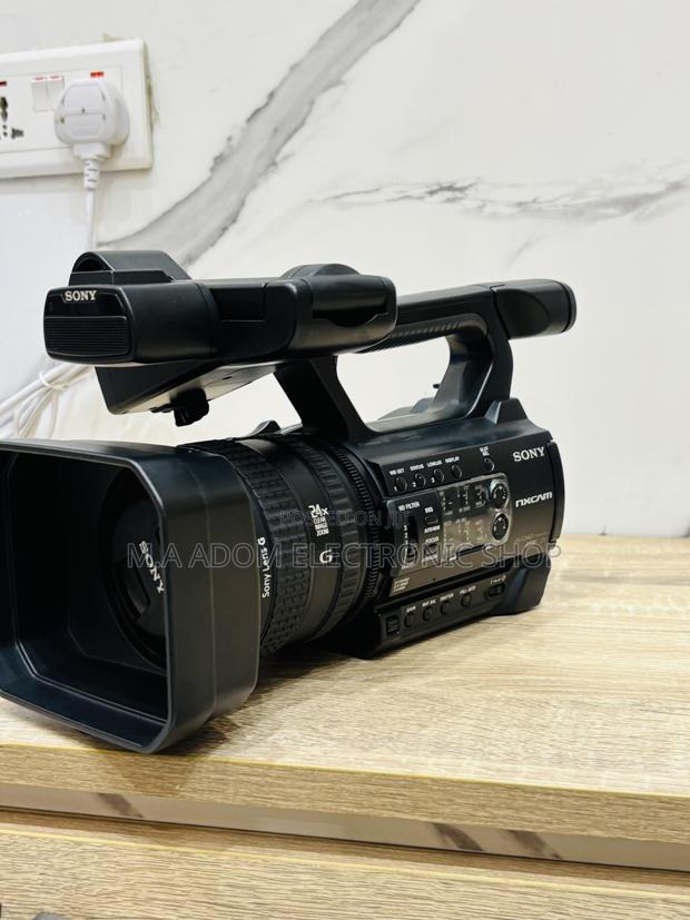 Sony Nx100 · Photo 2