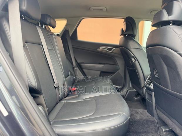 Kia Sportage SX 2023 Gray photo 7