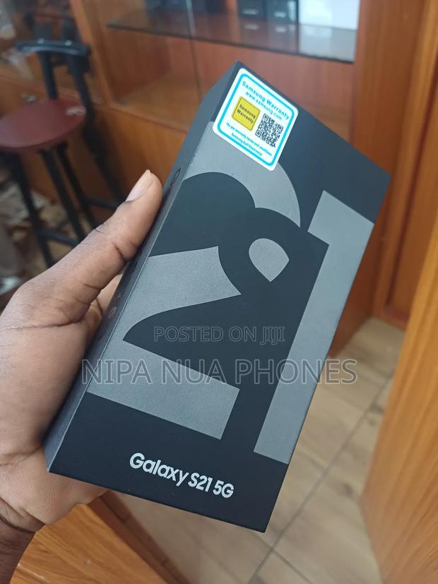 New Samsung Galaxy S21 5G 128 GB Black · Photo 2