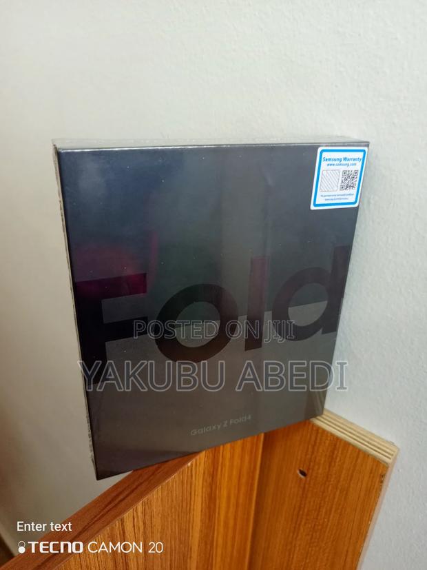 New Samsung Galaxy Z Fold4 256 GB Blue · Photo 2