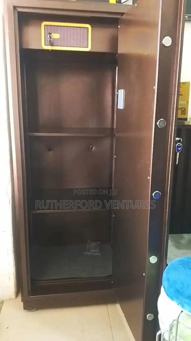 Strong Metal Fireproof Safe for Your Home and Office photo 2