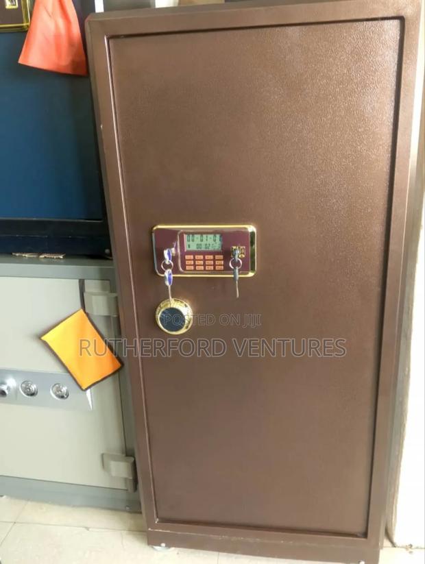 A Very Strong and Heavy Metal Fireproof Safe photo 2