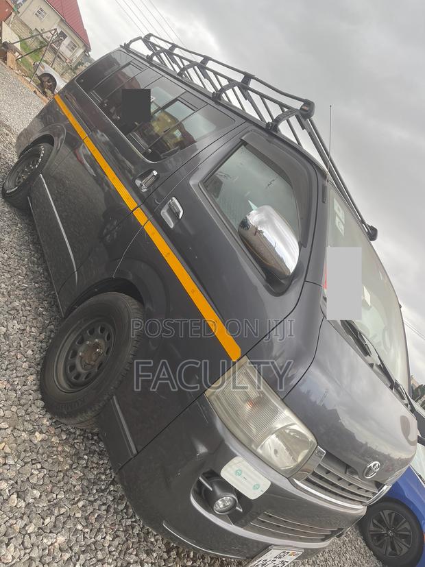 Toyota HiAce 2015 Grey