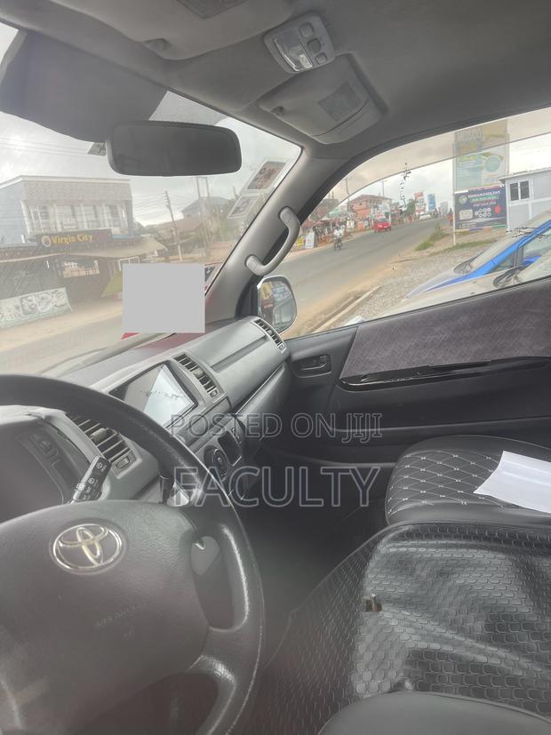 Toyota HiAce 2015 Grey