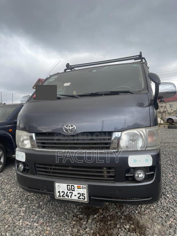 Toyota HiAce 2015 Grey