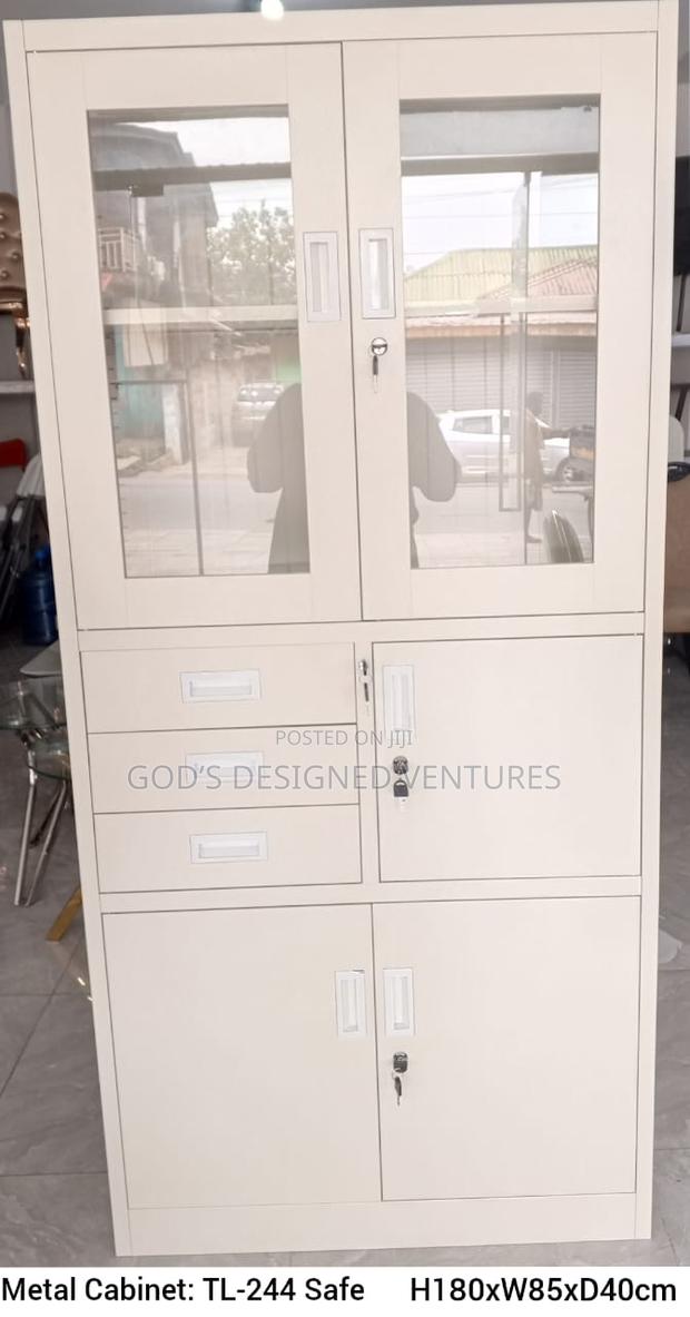 Quality Metal Cabinet With Safe · Photo 2