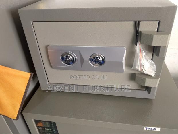 Small Fire Proof Money Safe · Photo 3