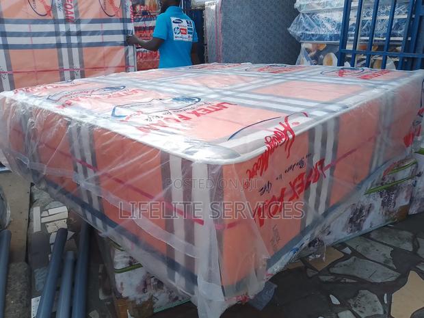 Huge Mattress 20" Queen |Latex Foam · Photo 2