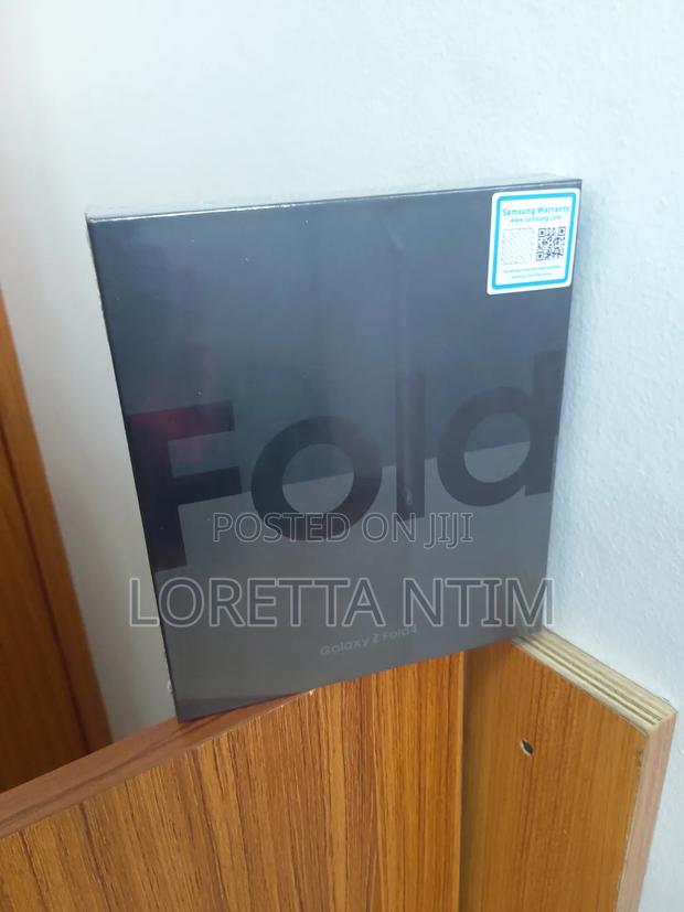 New Samsung Galaxy Z Fold4 256 GB Blue · Photo 2