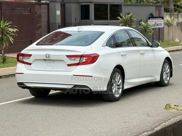 Honda Accord LX 2018 White