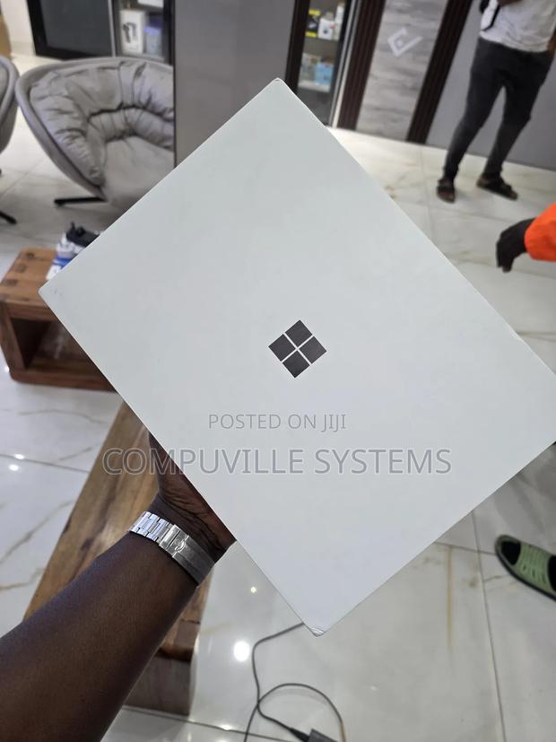 New Microsoft Surface Pro 256 GB Silver · Photo 1