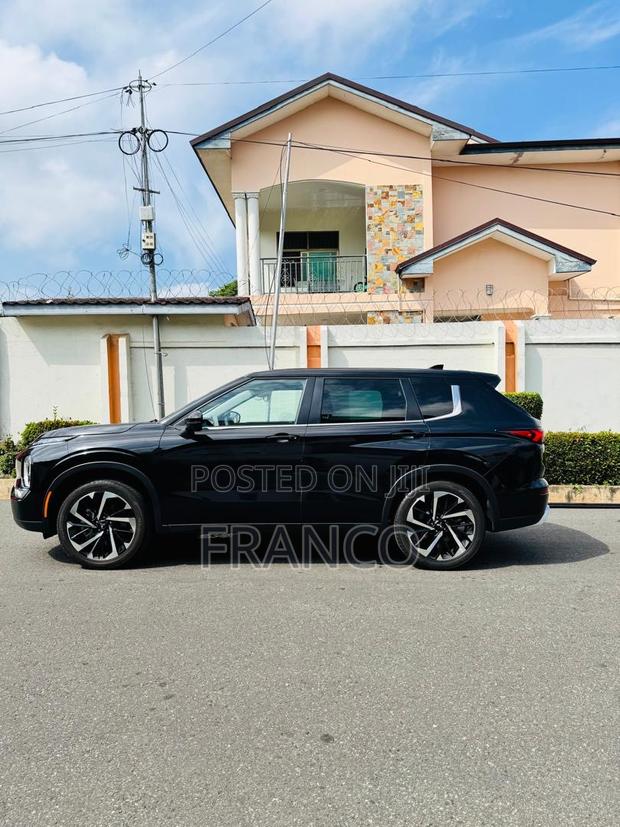 Mitsubishi Outlander SE 2022 Black