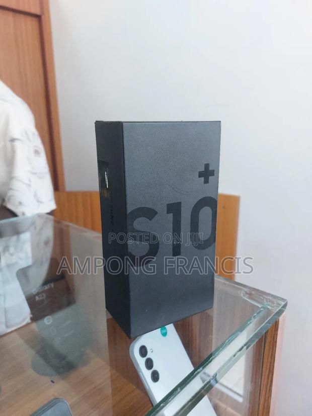 New Samsung Galaxy S10 Plus 128 GB · Photo 2
