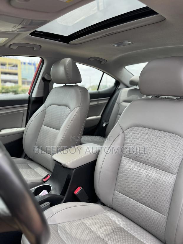 Hyundai Elantra Limited 2018 Red photo 9