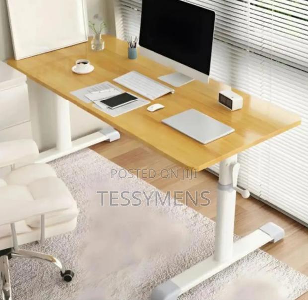 Manual Adjustable Table (120 by 60 Cm)
