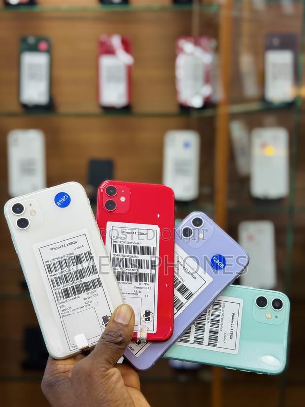 Apple iPhone 11 128 GB photo 2