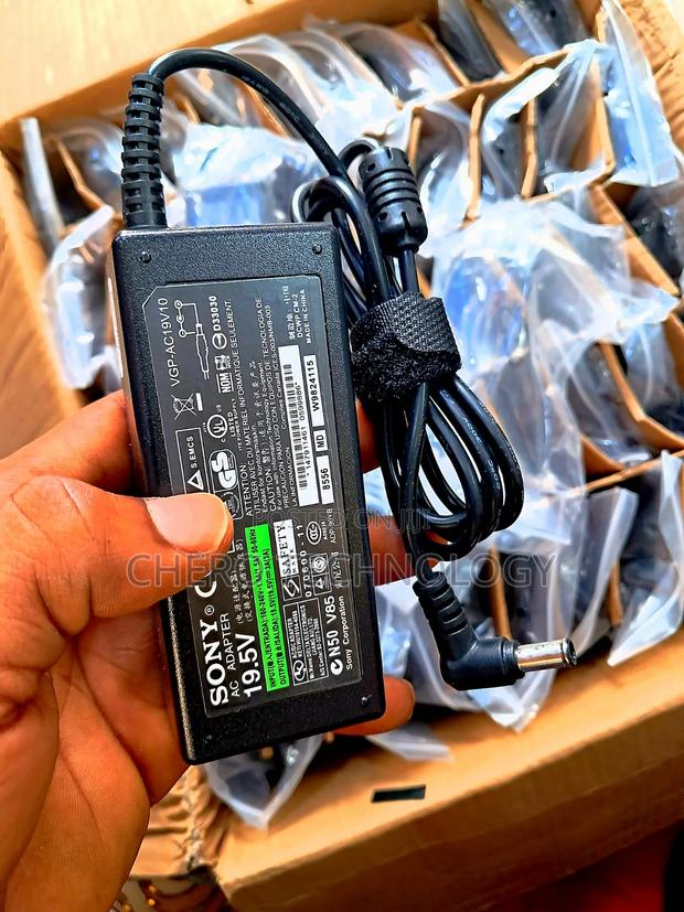 Sony 19.5v Adapter · Photo 3