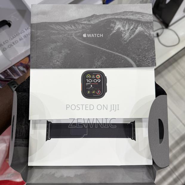 Apple Watch Ultra 2 (Gps+Cellular) 49mm Titanium Case Black Trail Loop · Photo 4