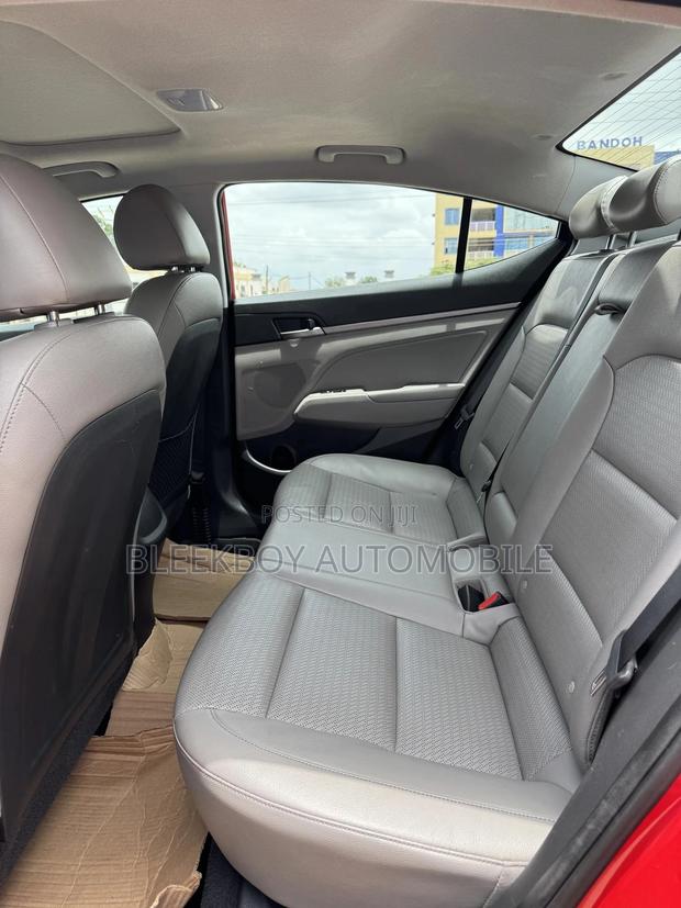 Hyundai Elantra Limited 2018 Red photo 12