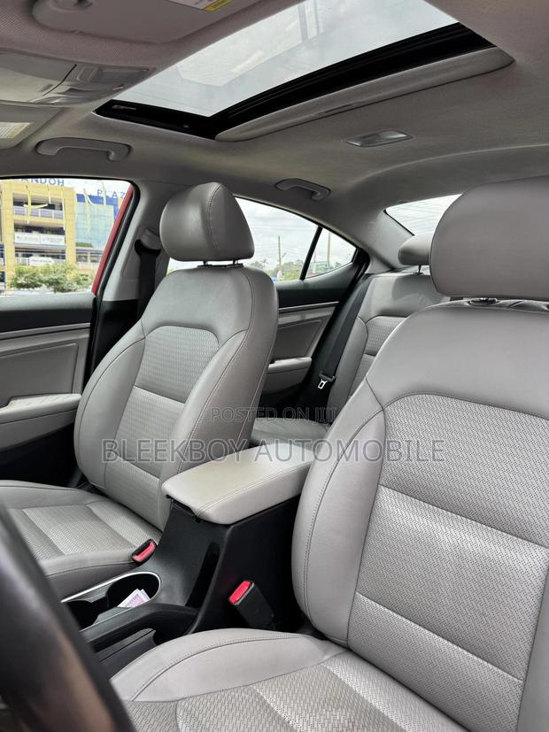Hyundai Elantra Limited 2018 Red photo 10
