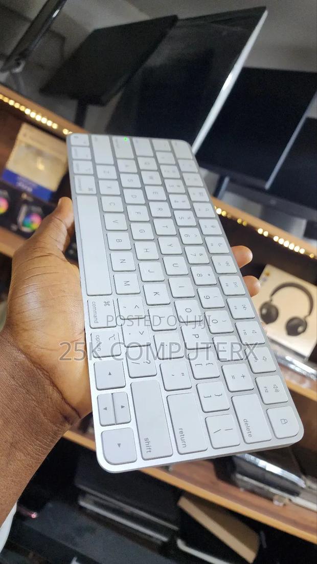 Apple Magic Keyboard 2 - 2022 Magic Keyboard 2 Usa (Rechargeable) photo 2
