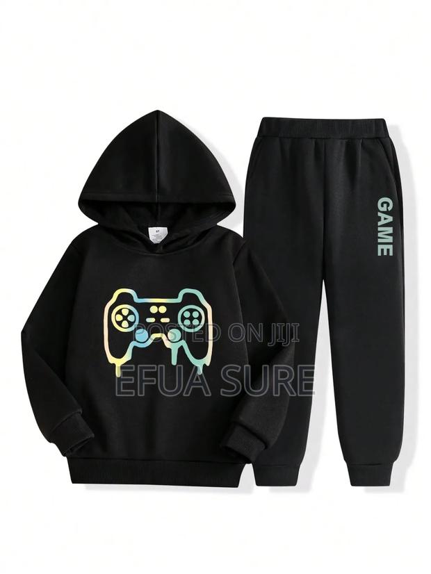 Two Pieces Young Boy Hoodie Sweatshirt and Sweatpants