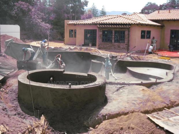 Customised Swimming Pools · Photo 3