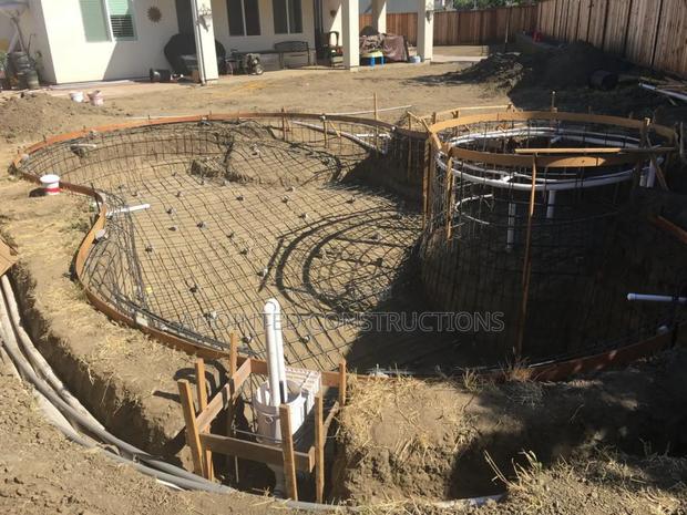 Customised Swimming Pools · Photo 2
