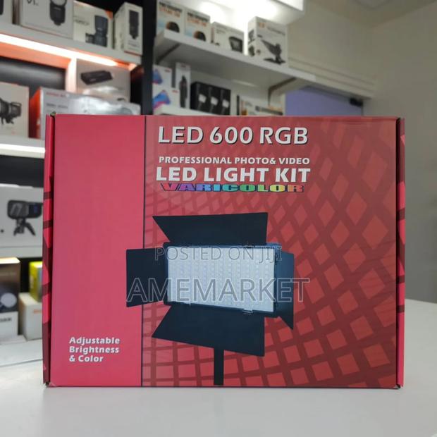 Pro Led 600 RGB Professional Photography Video Rechargeable Light Kit · Photo 2