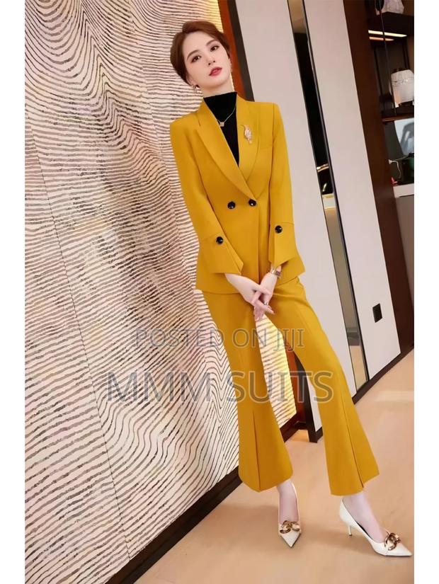 Ladies 2-Piece Trousers Suit in Curry and Gold Colour · Photo 4