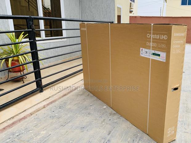 Samsung 75" Du8000: Vibrant Crystal Uhd on a Sleek Airslim Display · Photo 4