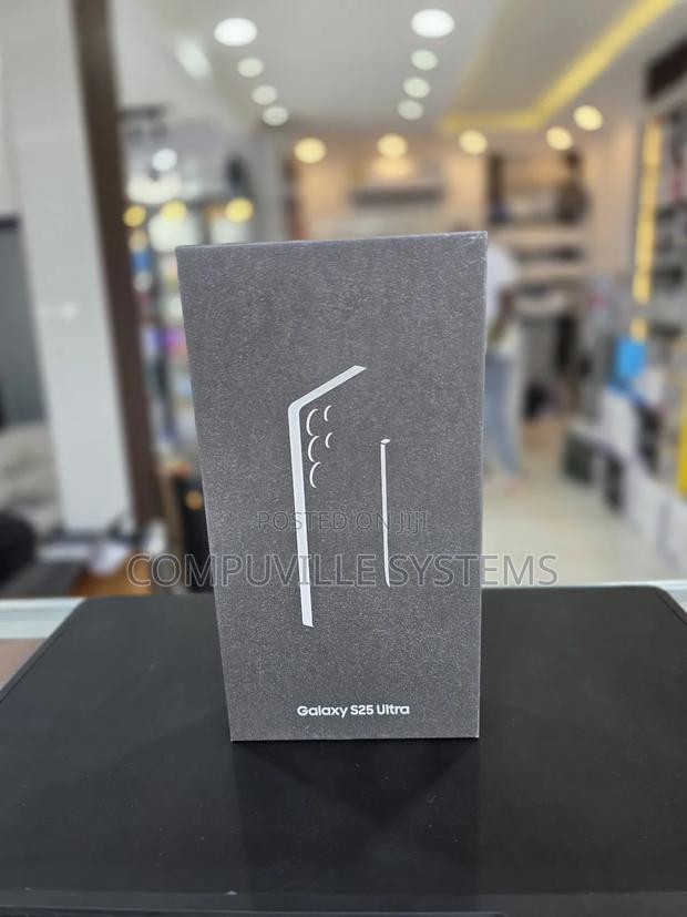 New Samsung Galaxy S25 Ultra 1 TB Gray · Photo 2