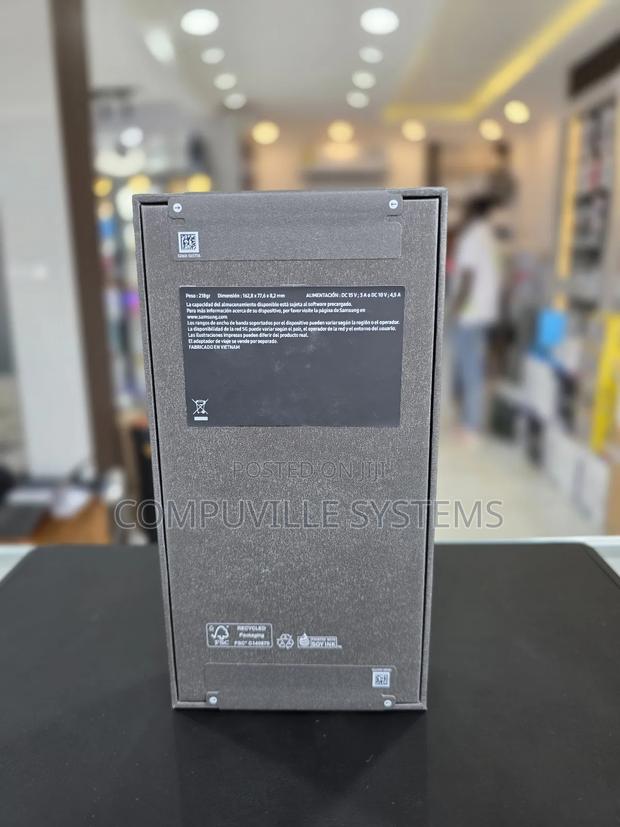 New Samsung Galaxy S25 Ultra 1 TB Gray · Photo 1