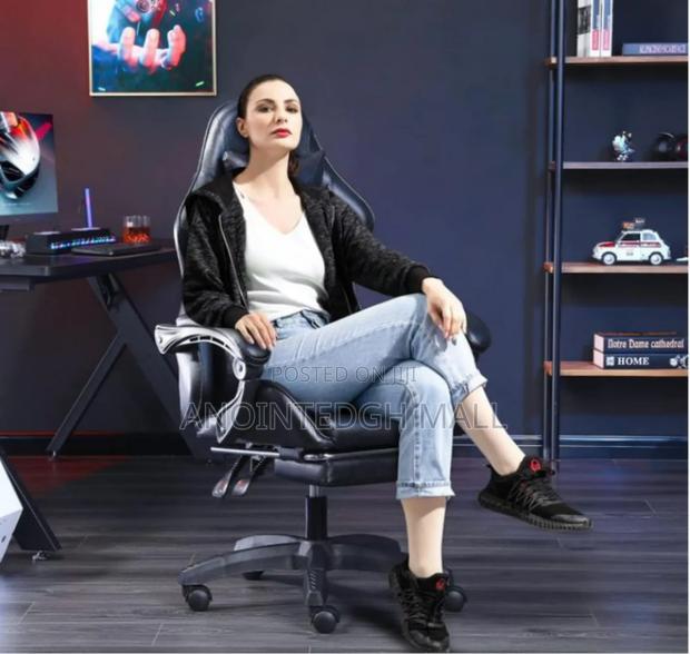 Luxury Gaming Chair With Footrest - Black photo 2