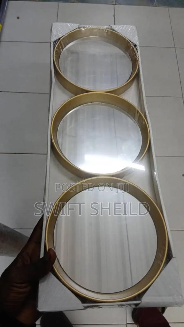 Decorative Mirrors 3 Set · Photo 2