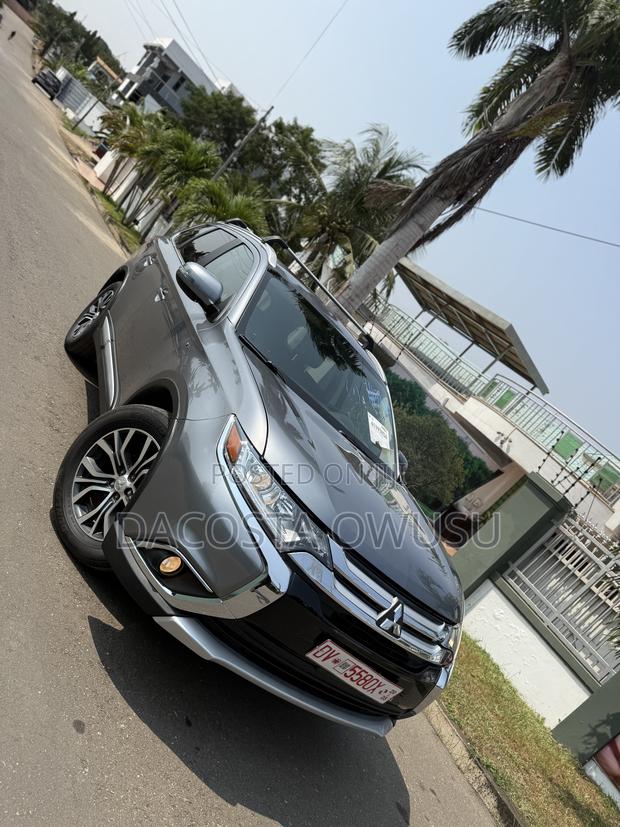 Mitsubishi Outlander GT AWC 2016 Gray