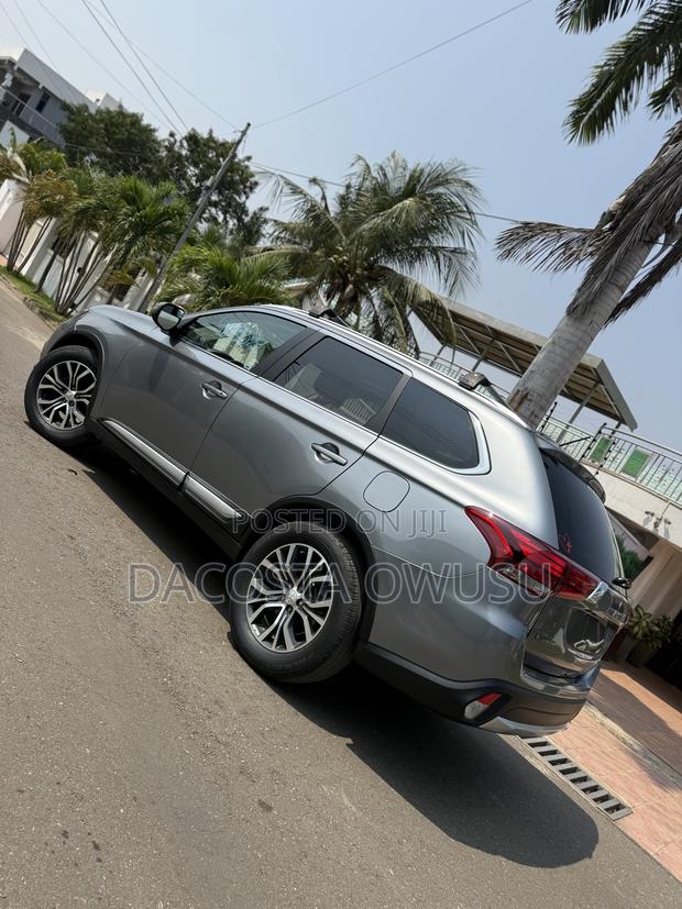 Mitsubishi Outlander GT AWC 2016 Gray