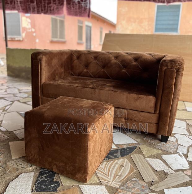 Brown 2in1 Sofa + Coffee Table · Photo 4