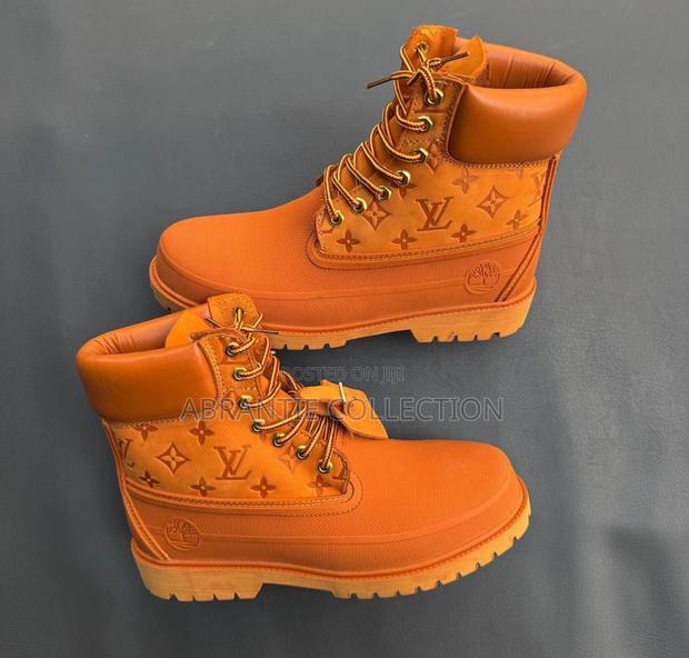 Lv/Timberland Sneaker Available · Photo 3