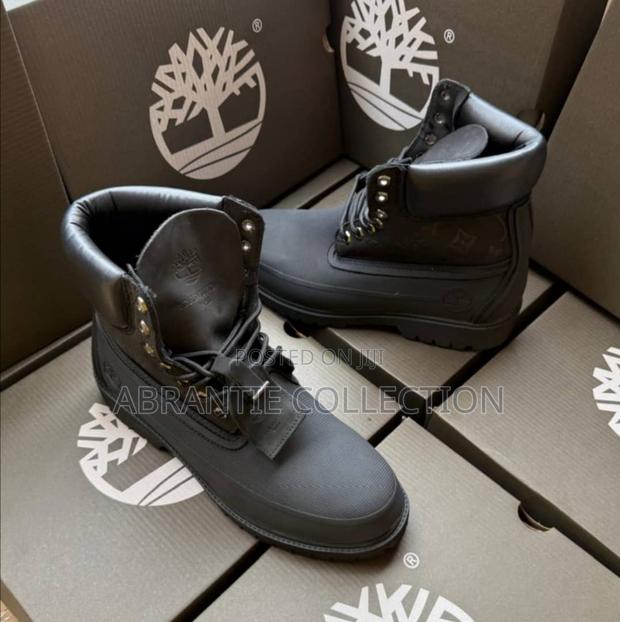 Lv/Timberland Sneaker Available · Photo 4