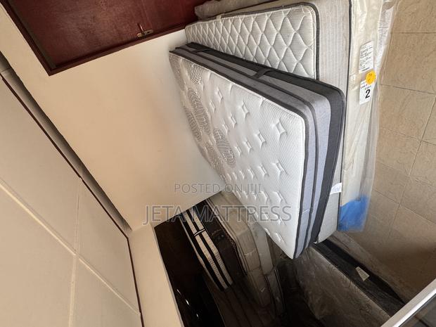Queen Size Mattress photo 2