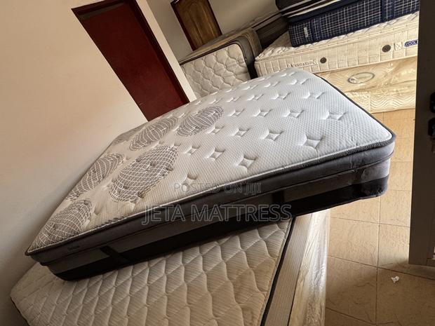 Queen Size Mattress photo 3