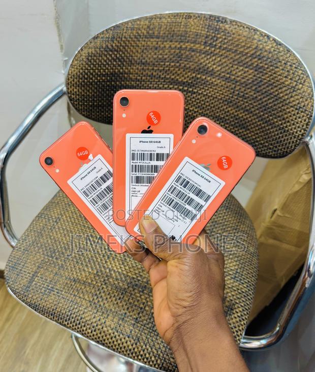 Apple iPhone XR 64 GB Orange photo 2