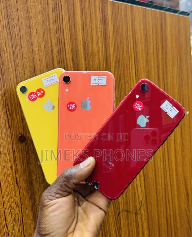 Apple iPhone XR 128 GB photo 2