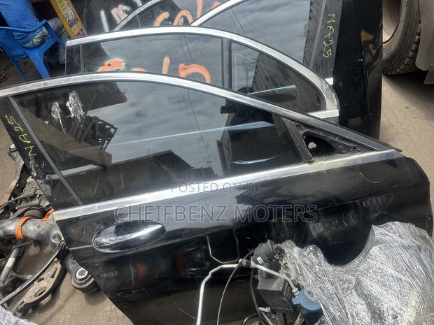 Mercedes Benz 2018 2019 2020 2022 Front and Back Doors Available photo 2