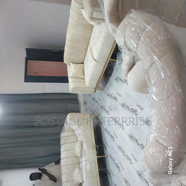 Classic Design Set Of Brand New Fostage Furniture · Photo 2